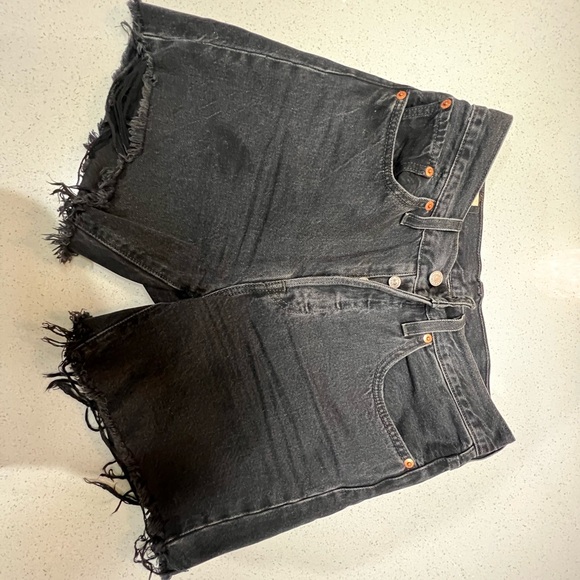 Levi’s 501 mid thigh short - Picture 3 of 6